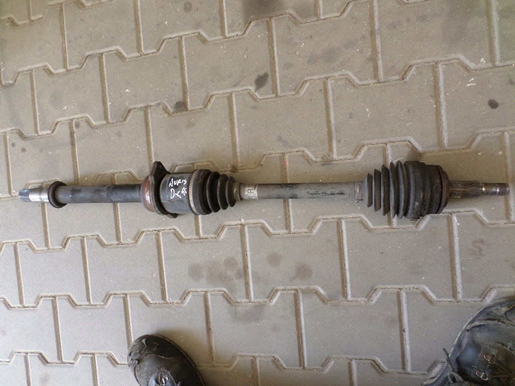 фото №1, Toyota auris i 06-12 2.2 d-cat приводной вал правая