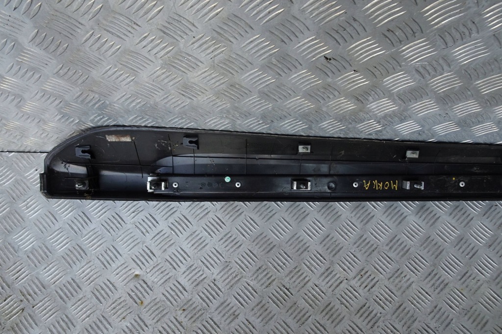 Opel mokka a молдинг рейлинг крышный правый  12- Недорого