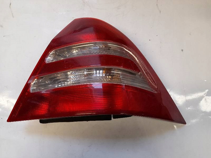 фото №4, Лампа правая задняя mercedes w203