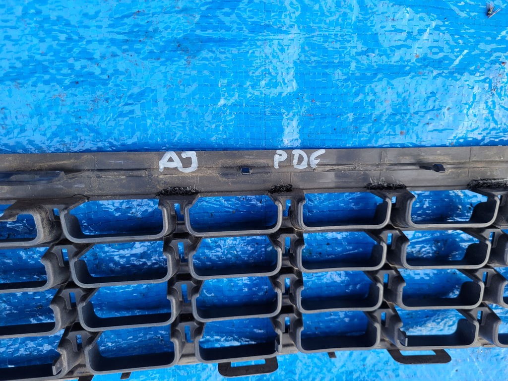 фото №9, Opel-części astra j решітка радіатора решітка середня бампера перед pdc 13294276