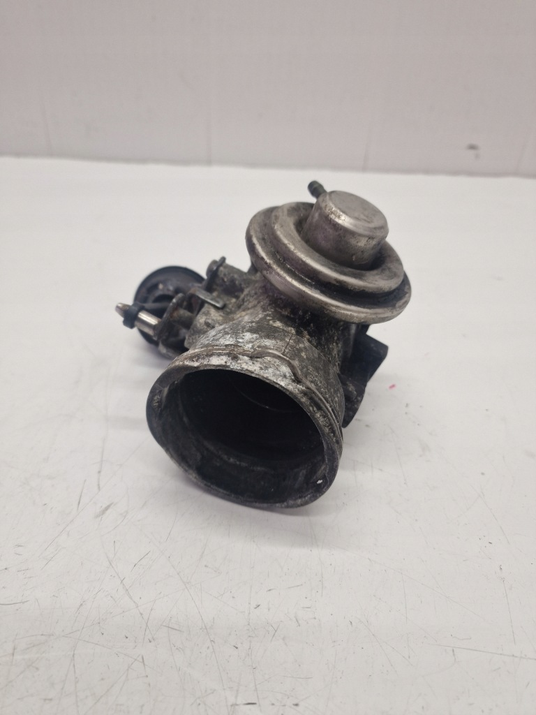 фото №1, Audi оригинальный номер 038129637l клапан agr