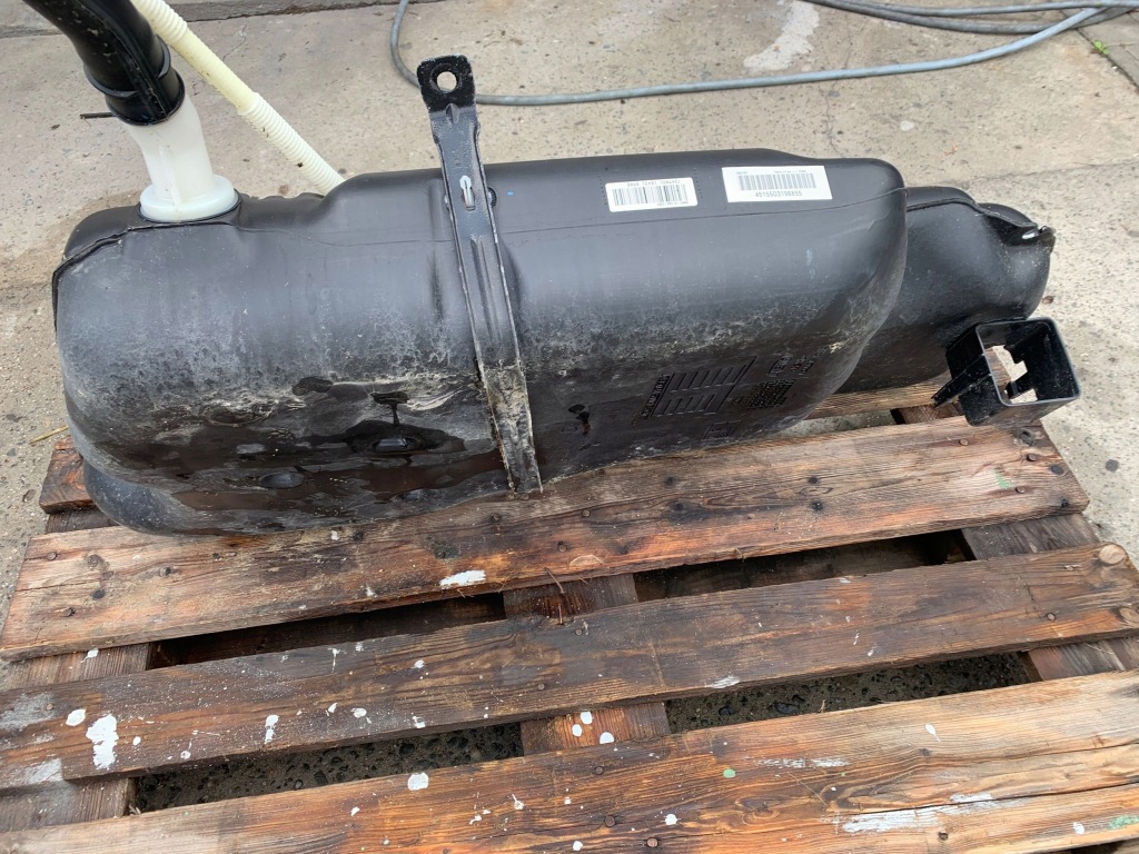 Купить Opel crossland x 1.2 thp 2019r бак bak топлива