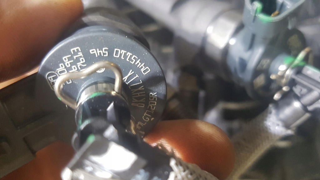 фото №8, Насос форсунки 1.6 renault trafic iii 0445010404