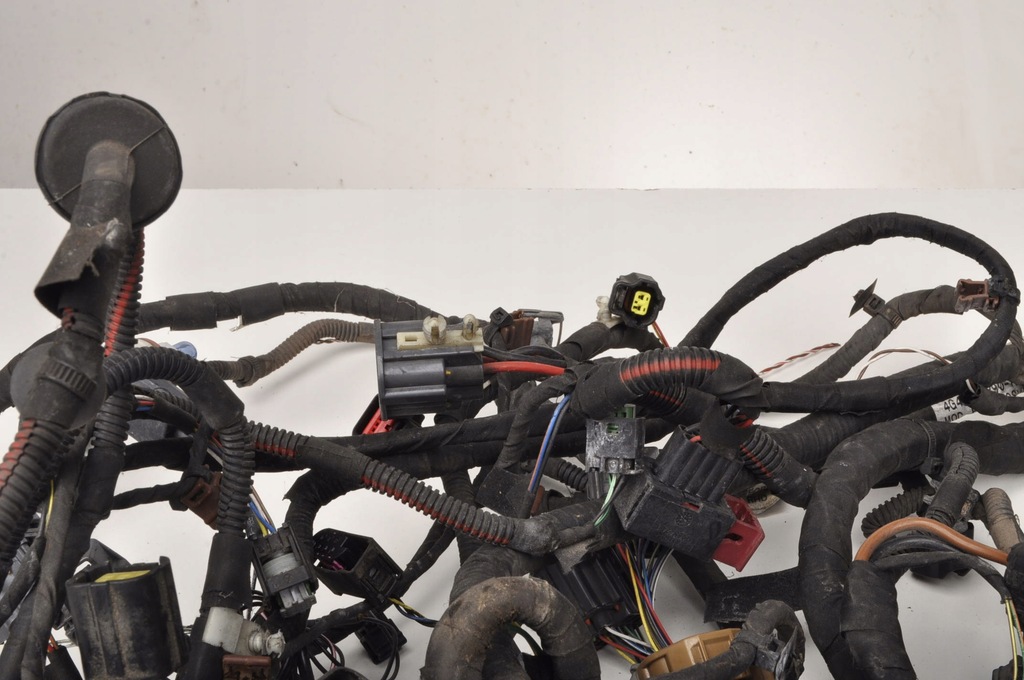 фото №15, Aston martin db9 6.0 жгут электрическая отсек двигателя 4g43-14290-ae