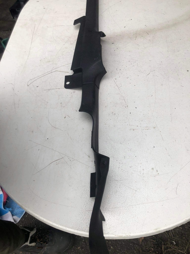 фото №1, Молдинг внутрішня поріг права audi 80 b4 8a0853542