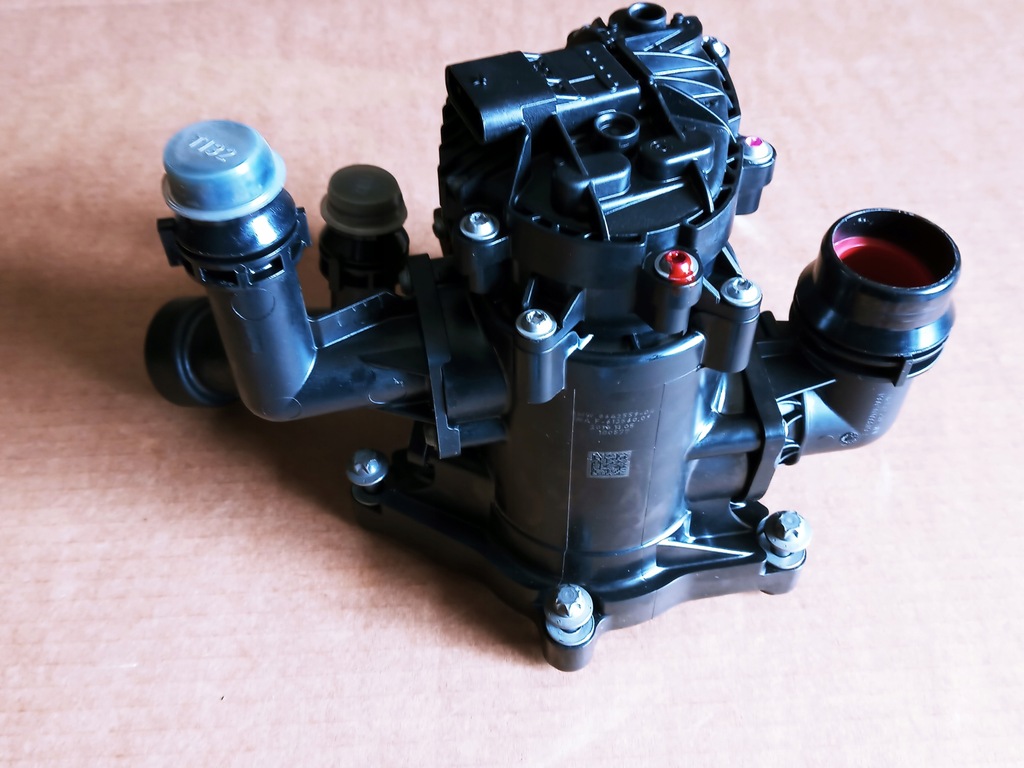 фото №5, Bmw корпус термостата g11 g12 740i 642559-04 b58b30c 2464486