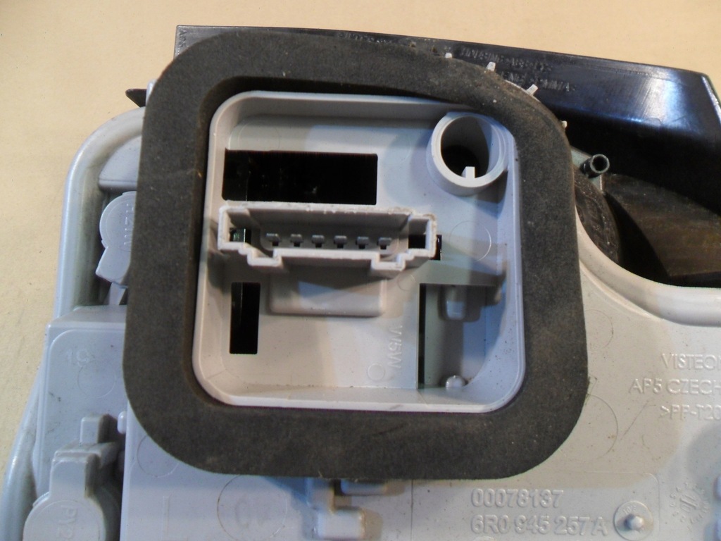 фото №12, Vw polo 6r 09-14 hb лампа задня ліва 6r0945095a