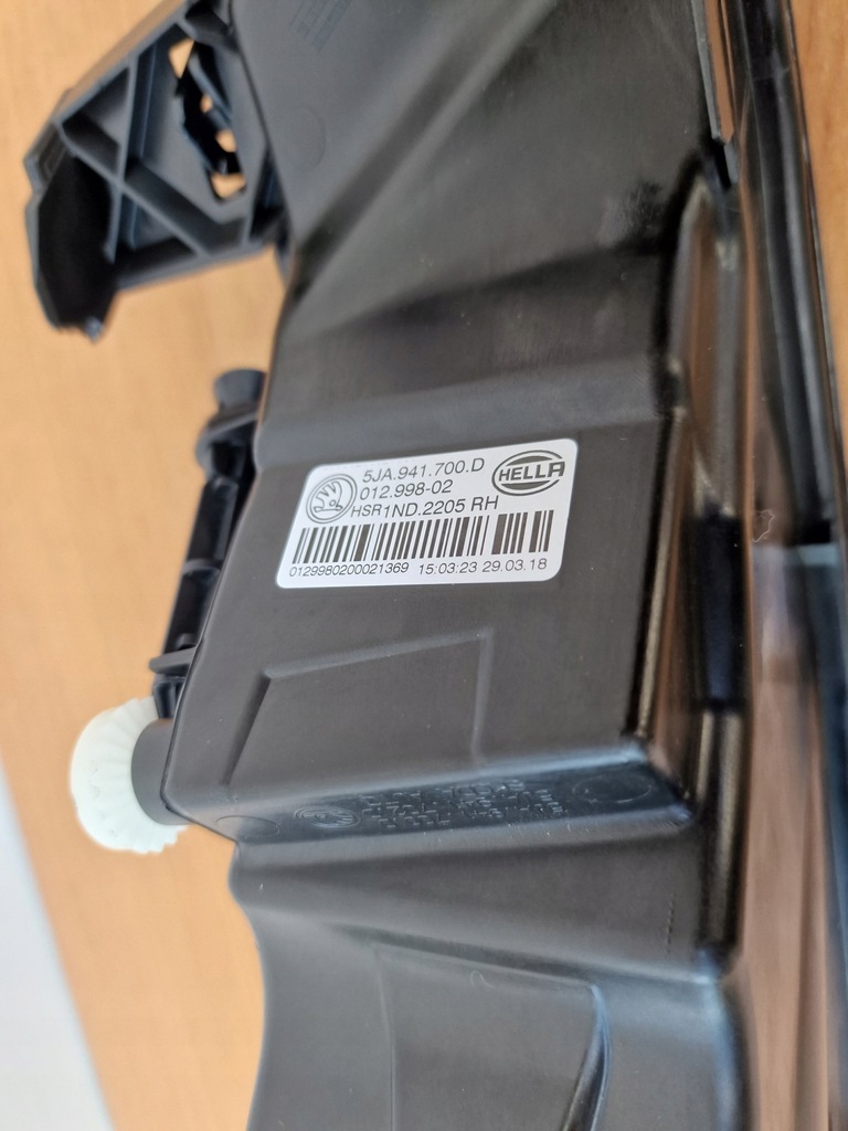 фото №3, Skoda rapid 5ja 2017-2021 rok правий протитуманна фара новий r