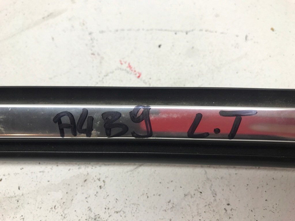 фото №5, Audi a4 b9 kombi прокладка хром двері лівий задня