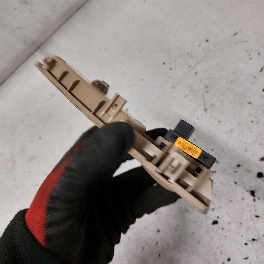 фото №14, Lancia delta 3 iii панель перемикач вікон лівий задній 735474936 trw