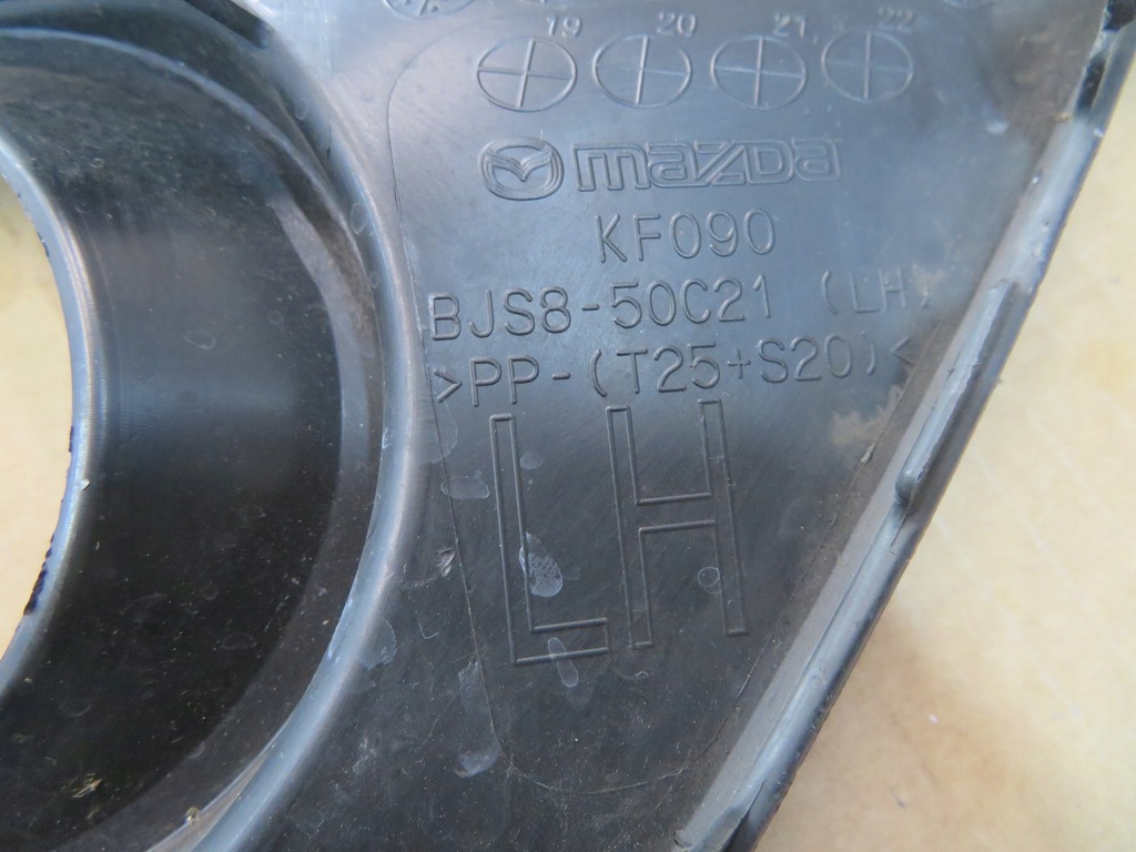 фото №9, Решітка радіатора решітка бампера ліва mazda 3 iii bm bjs8-50