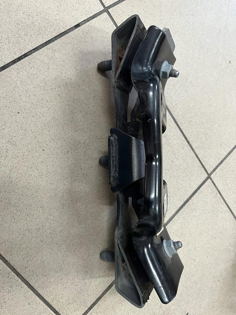 Подушка двигуна ліва jeep wrangler jl 3,6 в Україні