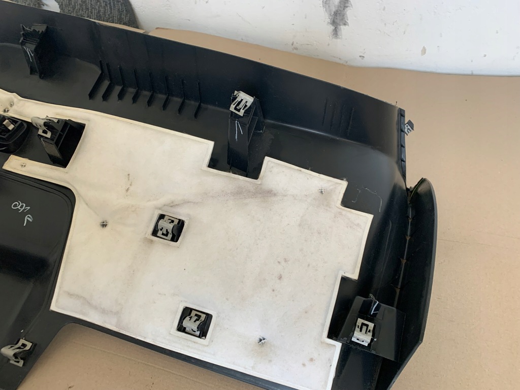 фото №13, Ford mustang mach-e 21r 75.7kwh оббивка кришки багажника задня оригінал