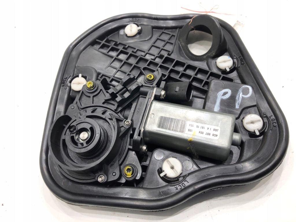 фото №1, Доводчик дверь правый перед audi a7 4g 4g8837004