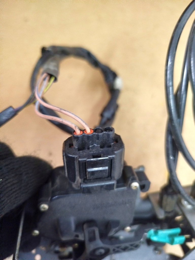 фото №5, Замок двері розсувних правий задня з'єднувач роз'єми chrysler voyager iv