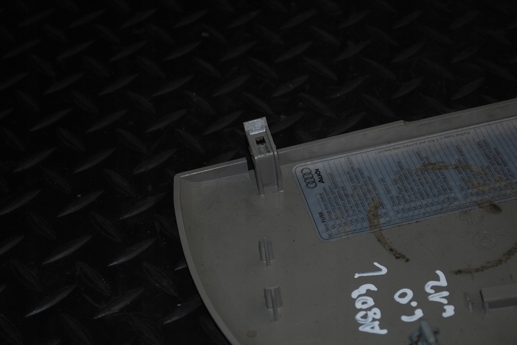 фото №11, Audi a8 d3 захист консолі ліва 4e0857085d