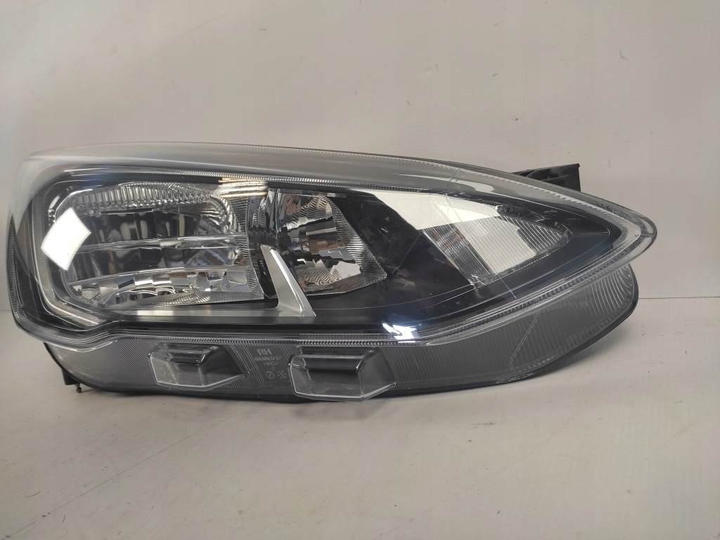 Ford focus mk4 фара правий перед звичайна + led Недорого