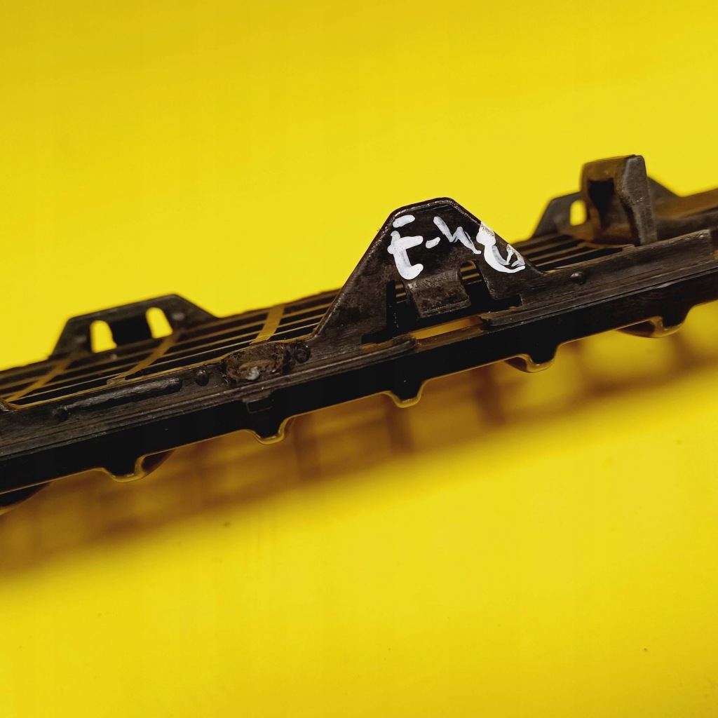 Купити Решітка бампера / впуск повітря на капот bmw 3 e46 51138208484 nr67