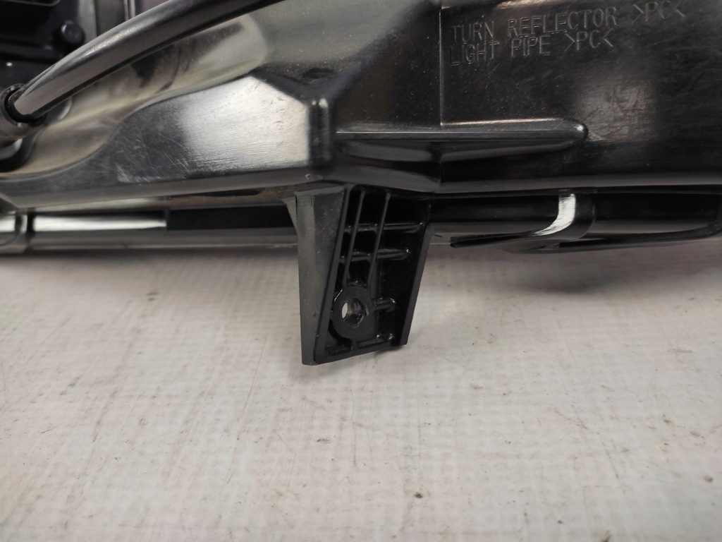 фото №11, Ford mustang vi поворотник правий led 2018-