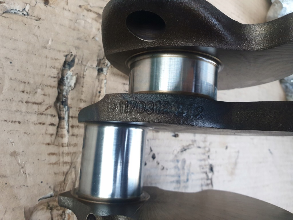 Wał колінчастий mercedes w126 107 m117 5,0 1170312101 Недорого