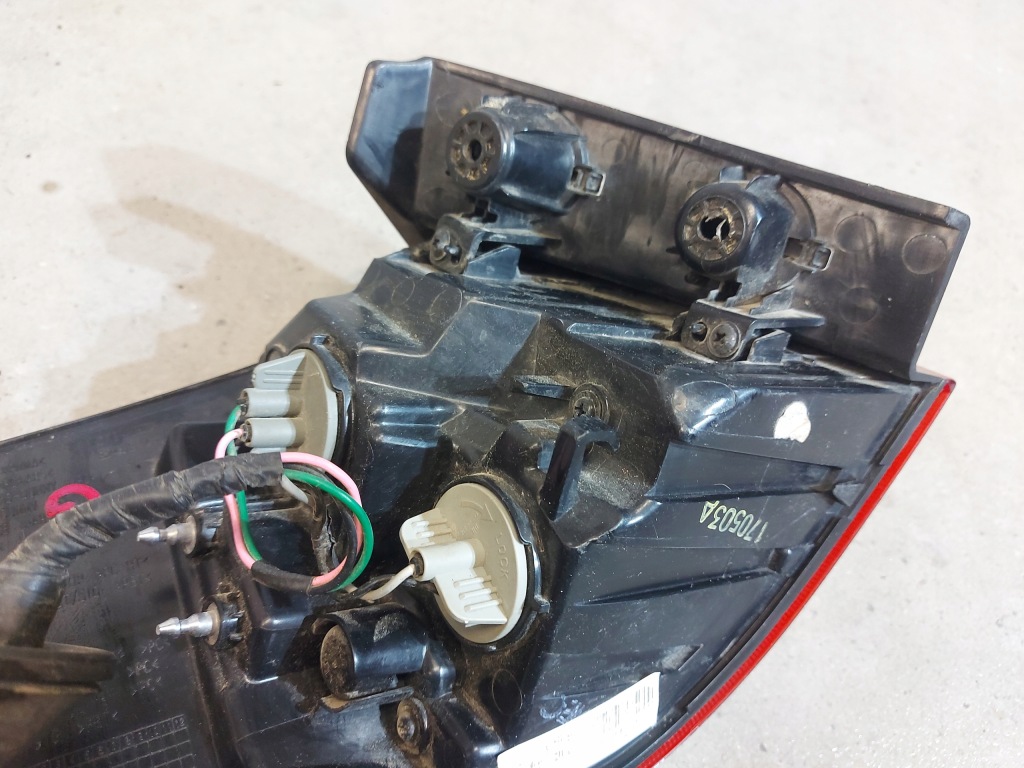 фото №6, Hyundai i30 iii kombi лампа права задня 92402-g4