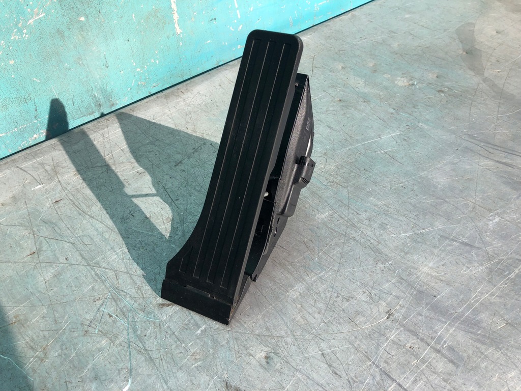 фото №1, Mercedes w205 педаль потенциометр газа