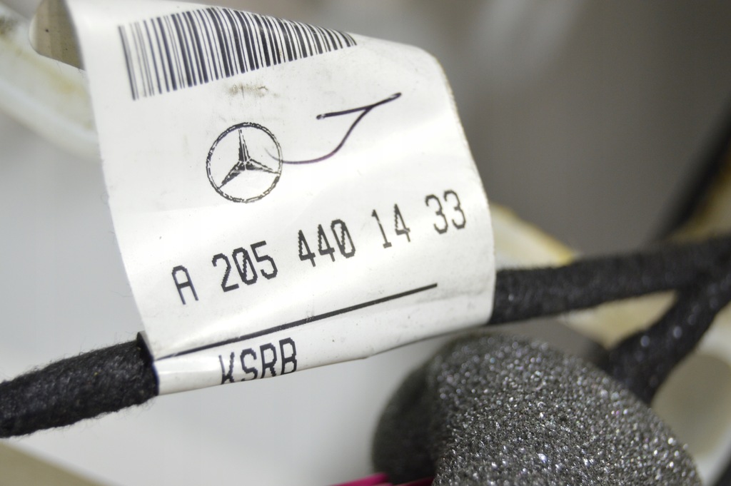 фото №13, Потолок mercedes w205 c klasa sedan панорама 2056906804