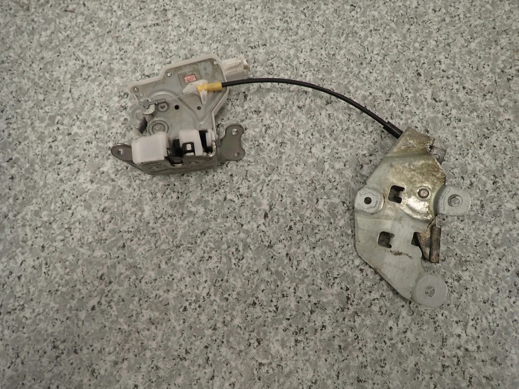 фото №6, Suzuki ignis iii 16- замок задний крышки багажника