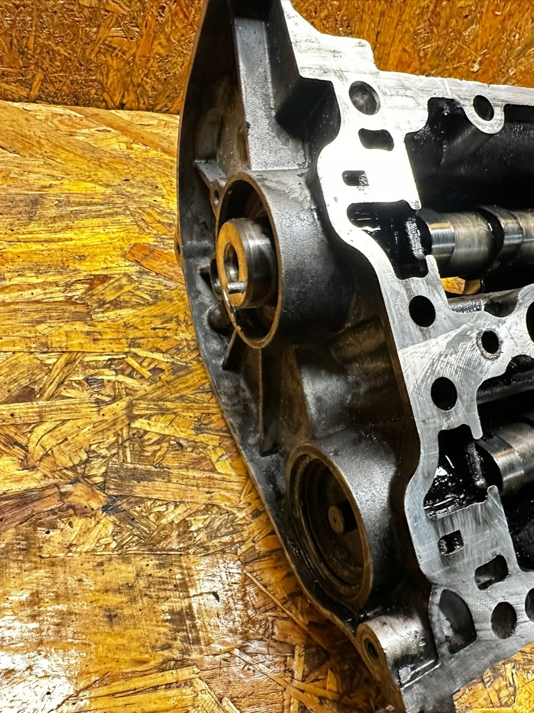 Купить Крышка валы распределительного вала 2.3 ducato iveco 504167975