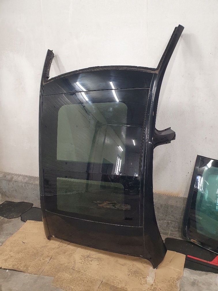 фото №1, Mercedes w206 sedan дах панорама kompletny idealny