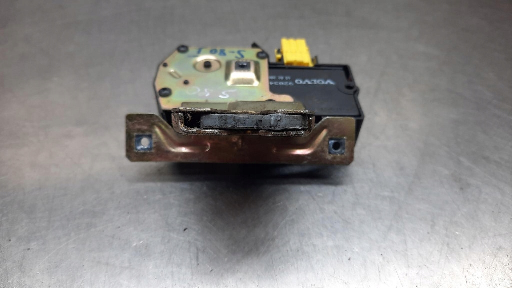 фото №6, Замок крышки оригинальный номер 9170974 volvo s80 98-06r