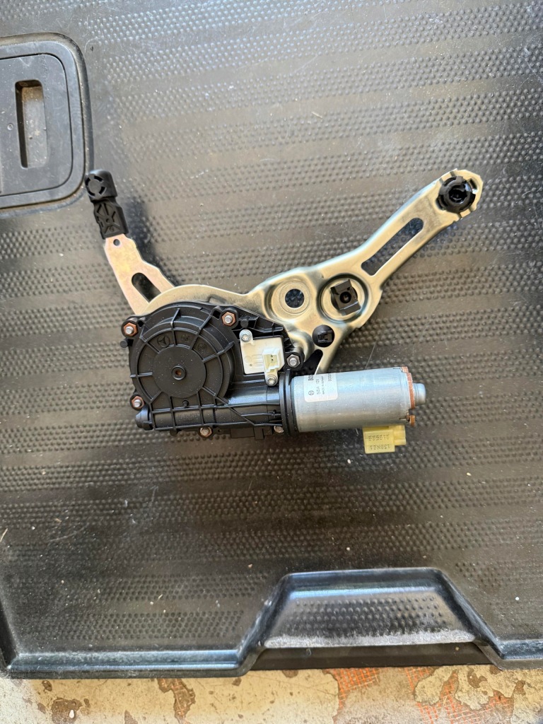 Привід кришки багажника mercedes eqe v295 a2959069600 в Україні