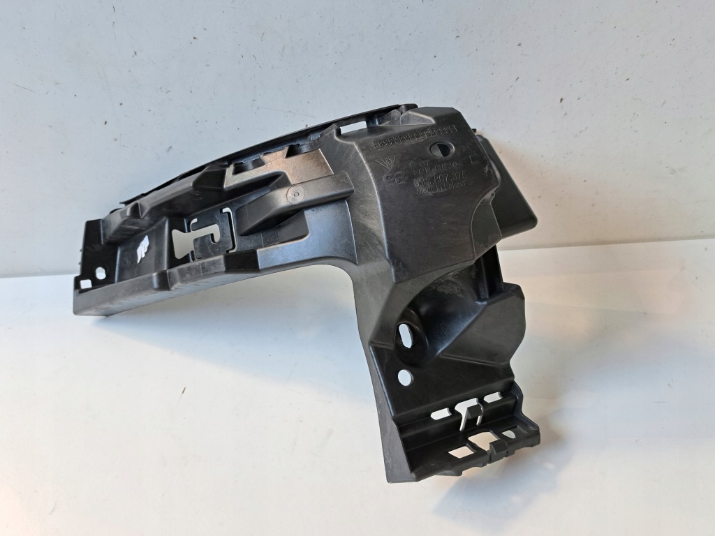 Купить Porsche cayenne кронштейн направляющая бампер левый задний