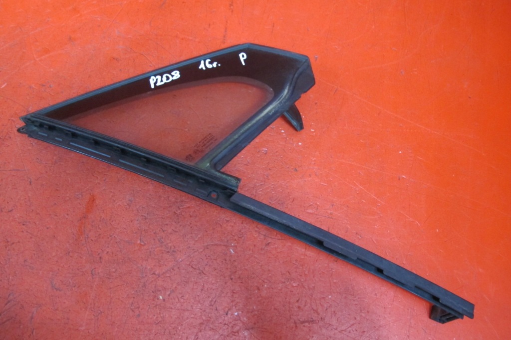 фото №1, Peugeot 208 i 1 ca 5d стекло дверь правая перед малый треугольное 2016 rok