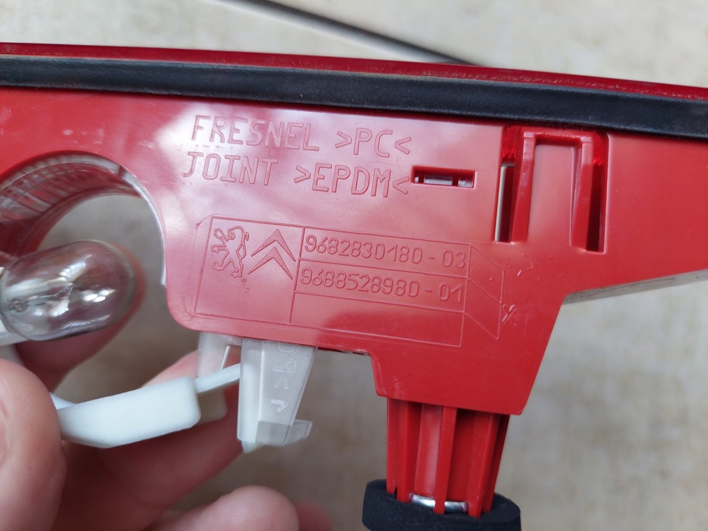 фото №7, Третій світло стоп - opel combo e - life