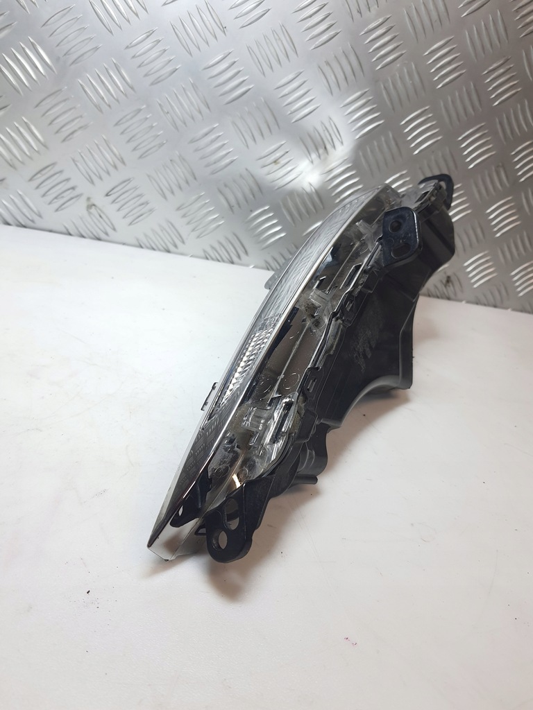фото №13, Лампа противотуманная фара правый peugeot 308 lift t9 21279402