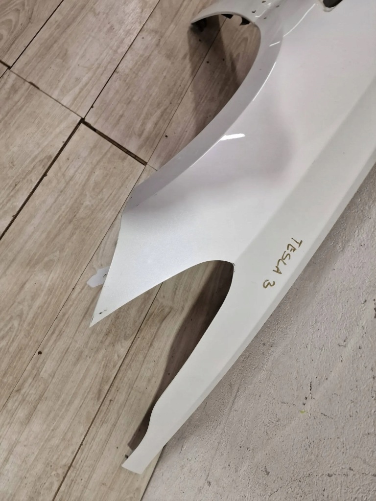 Крыло  перед передний правый  tesla model 3 оригинал Цена