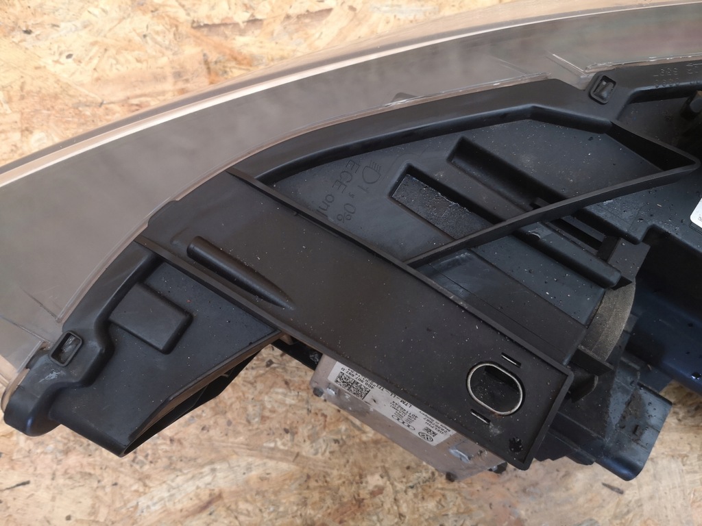 фото №8, Audi q3 8u лампа правий перед ксенон 8u0941032 комплектна