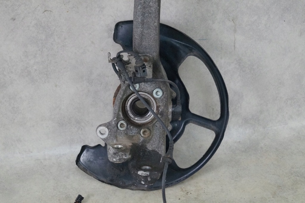 фото №5, Поворотный кулак левый перед audi rs4 b7 06-08 4.2 fsi