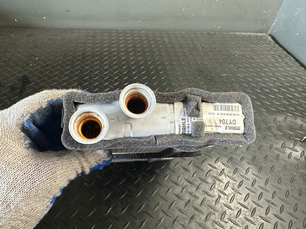 фото №5, Обігрівач водяна audi q7 4m0898037c