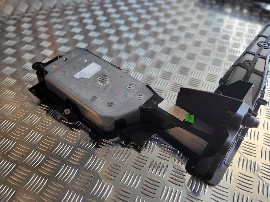 фото №9, Renault megane v 5 e-tech pas передний усилитель перед оригинал fv