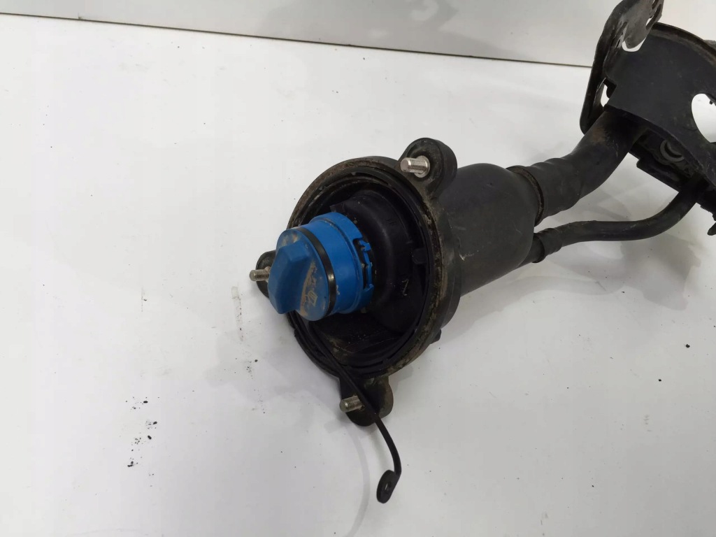 фото №3, Navara iv d23 np300 2.3d 2019 заливная горловина труба adblue