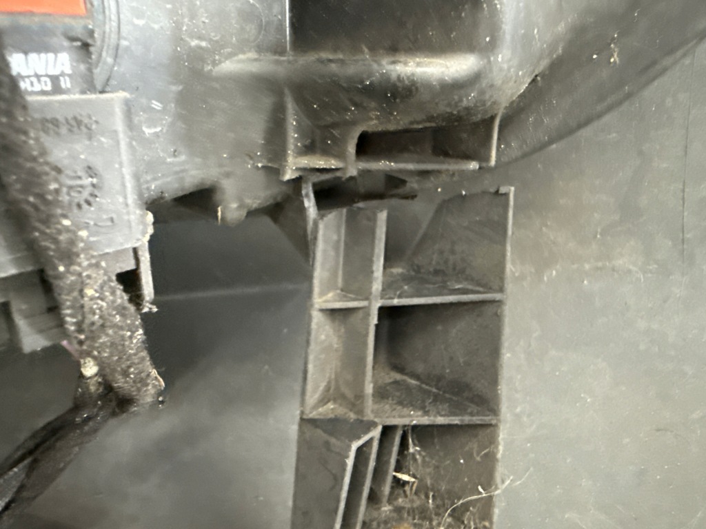 Бампер перед передний opel astra j 13264403 Оригинал