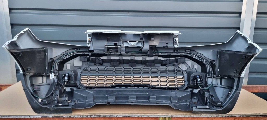 Dacia duster iii 2024- бампер перед оригинал c229 в Украине