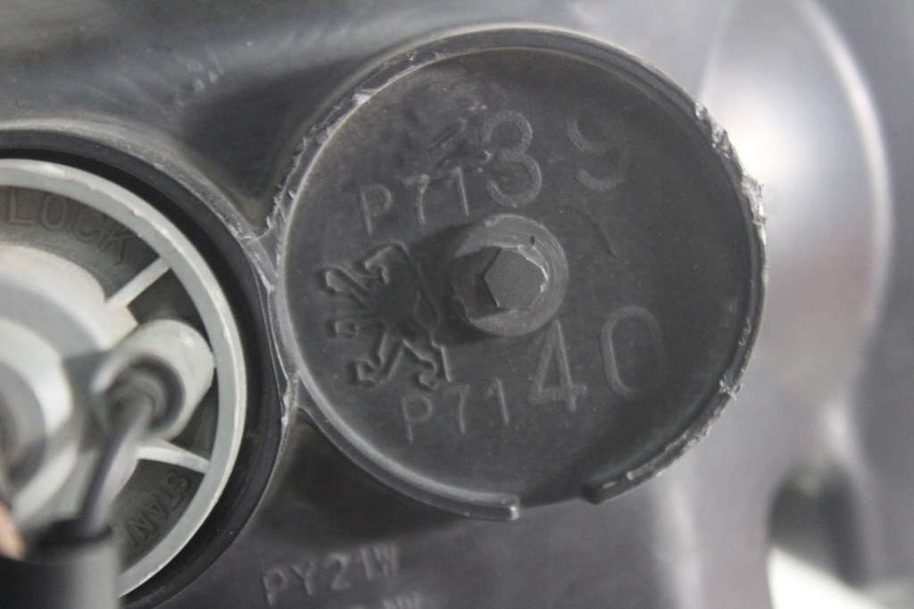 Фара ліва перед ксенон peugeot 4007 oem Зі Шроту