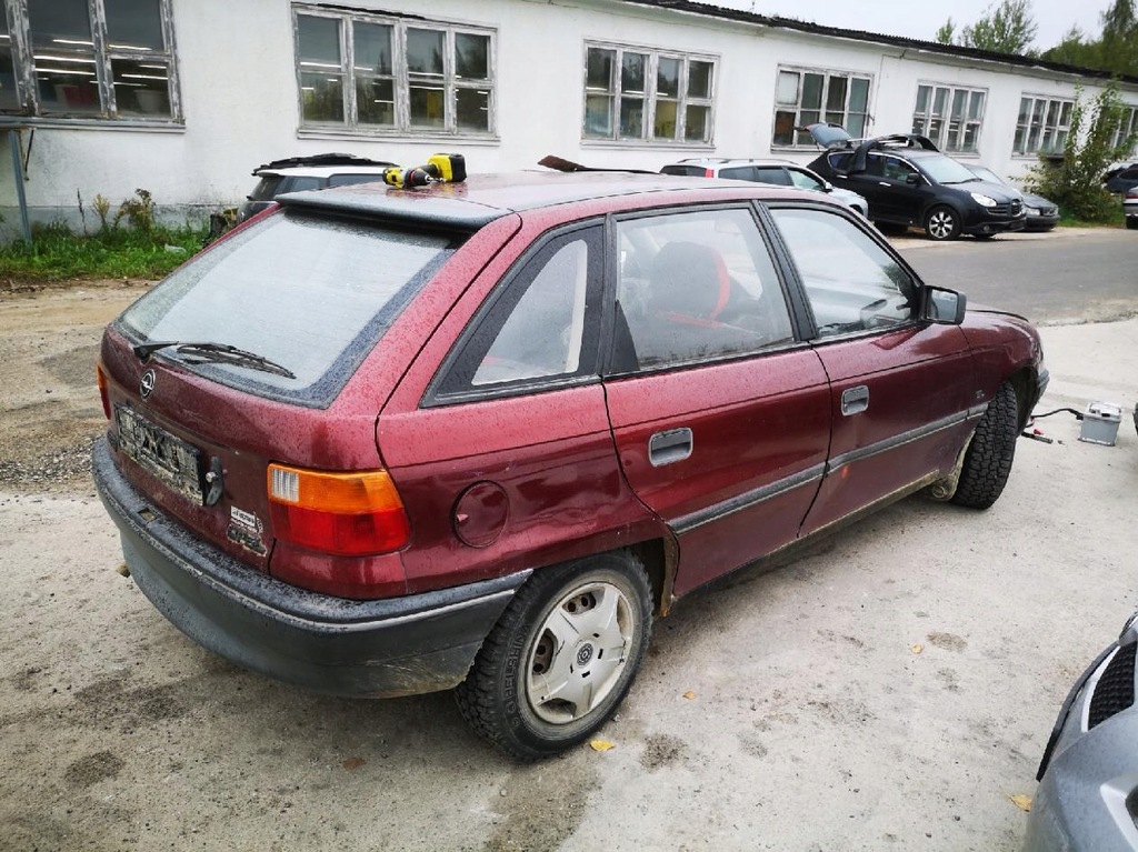 фото №8, Opel astra впуск воздуха do кабины 1991 1.4l 90360117 1905871