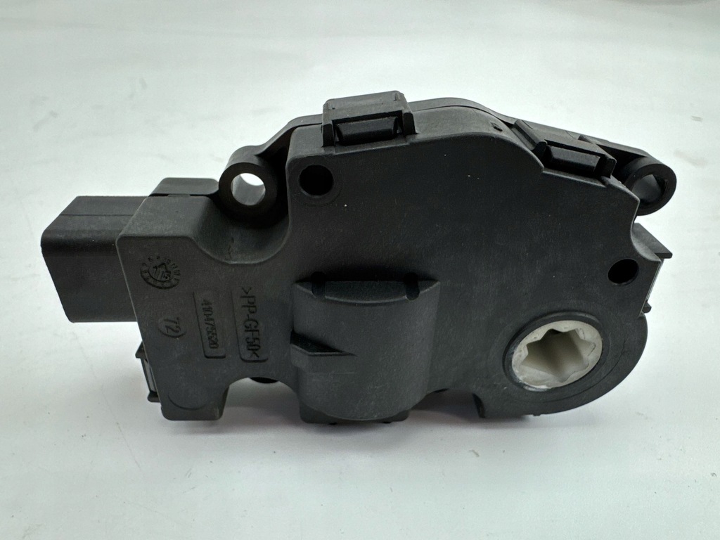 фото №7, Bmw 1 f20 f21 2015 моторчик крышка обдув