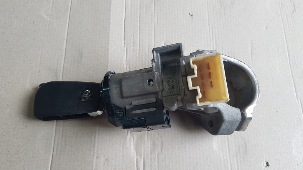 фото №1, Toyota aygo 14 lift ключ замок зажигания