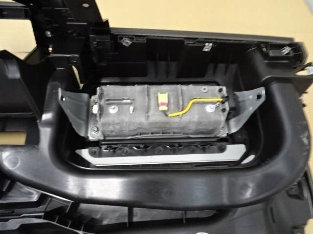 фото №16, Панель приладів консоль панель приладів vw golf v plus nr72