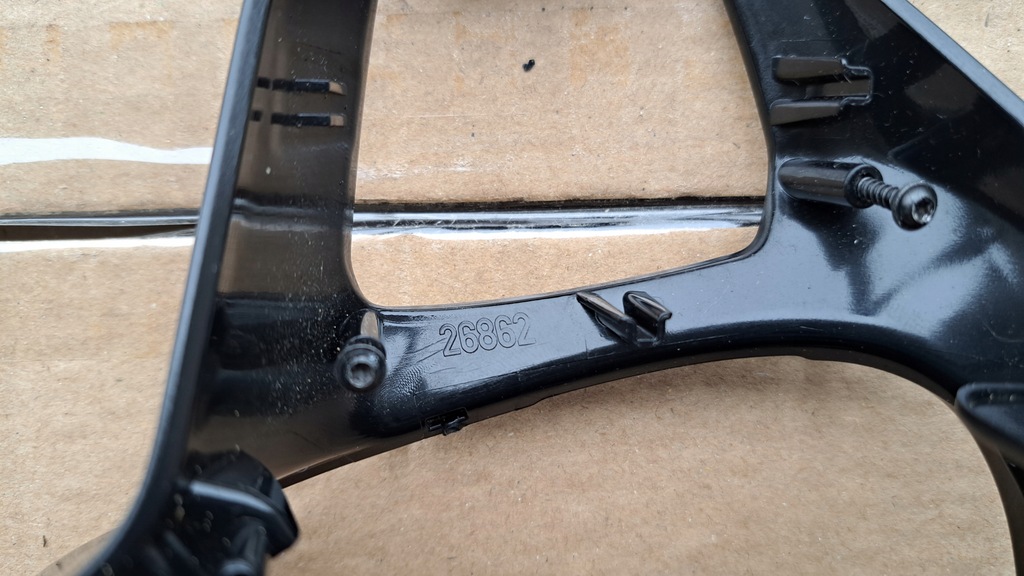 фото №9, Ford fiesta mk8 рамка руля 34212948a